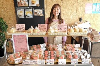 「低糖質お菓子のお店　ｌｏｖｉｎｇ」を経営する田淵香苗さん＝香美町香住区上計