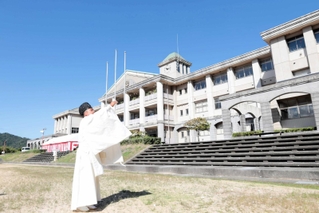 竹野学園の新校舎着工に向けて開かれた安全祈願式＝竹野中学校
