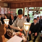 但馬杜氏組合の杜氏らが酒造シーズンの安全を祈願した＝黒野神社