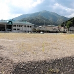 小さな拠点として整備する関宮地域局の周辺＝養父市関宮