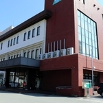 養父市役所＝養父市八鹿町八鹿