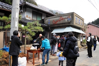 交流拠点への再生が計画される旧「小林たばこ屋」＝養父市大屋町明延