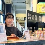 「映画館のある町を守ろう」と、クラウドファンディングで資金を募っている一般社団法人「豊岡コミュニティシネマ」の田中亜衣子代表理事＝豊岡市元町