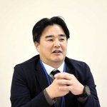 寄付金を伸ばした戦略などを語る香美町ふるさと納税推進室の北村浩史室長＝同町役場