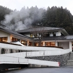 露天風呂などが人気のリフレッシュパークゆむら＝新温泉町湯