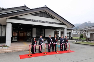 移転してリニューアルオープンした生活介護事業所「笑顔の森むらおか」＝香美町村岡区村岡