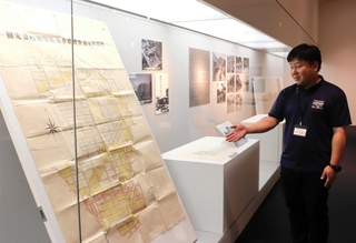 北但大震災から１００年が経過した豊岡市の歩みを伝える企画展＝豊岡市日高町祢布、市立歴史博物館