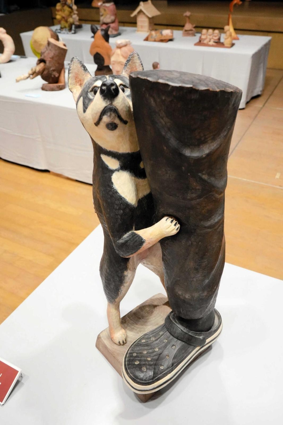 温かみある木彫、全国から96点 養父・大屋で公募展 最優秀に水嶋さん