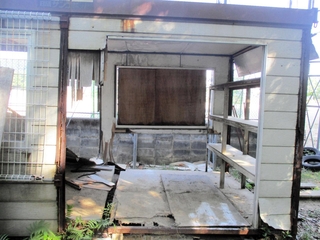 浜坂中学校野球部が再建を目指す倉庫＝同校（新温泉町提供）