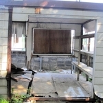 浜坂中学校野球部が再建を目指す倉庫＝同校（新温泉町提供）