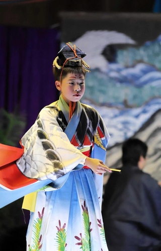 沖浦三番叟で千歳を演じた川本唯斗さん＝香美町香住区沖浦