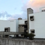 改修の方針が示された豊岡市民会館＝同市立野町（撮影・大高　碧）