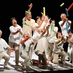 シニアダンサーが活躍した「今日という日が一番若い日」＝養父市八鹿町八鹿