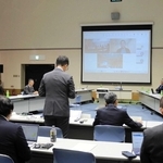 但馬空港の将来像議論　運航時間帯や欠航の多さ課題　豊岡で3年半ぶり「あり方懇話会」