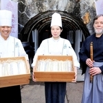 生野銀山で3カ月熟成のシュトーレン蔵出し　今年分は売り切れ、来年分の予約案内