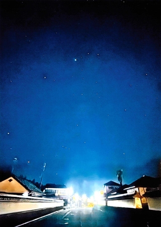 小中学生の部の大賞に輝いた村尾凪悠さんの「夜もいいね　生野のまち」