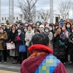 街頭で支持を訴える５区の候補者＝三田市けやき台１（画像の一部を加工しています）