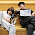 単独ライブを開く芸術文化観光専門職大学の学生漫才コンビ「ふじながおぐら」の藤永龍人さん（左）、小倉輝大さん＝豊岡市山王町