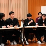 医療現場にAI活用していい?　学校対抗ディベート白熱　豊岡高生と近大豊岡高生