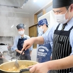 手作りスープで元気お届け　大岡学園高等専修学校生が空き店舗に開店　試作重ね6種、常連客も　豊岡