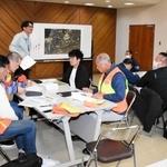もしもクマが市街地に現れたら…　養父市で机上訓練　初期対応など問題洗い出し