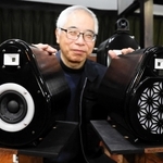 「アワガスピリットミニ」と製作者の山本雄一さん＝朝来市山東町粟鹿