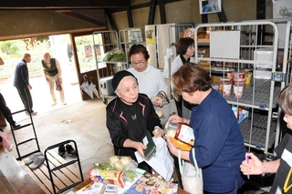 開設１周年を迎える地域の交流拠点「小林たばこ総合会館」。住民らに欠かせない場となった＝養父市大屋町明延