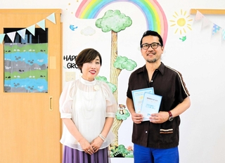 但馬地域で初めて中高生向けに放課後等デイサービスを提供する「ここほーみぃ」を開いた島田真弓さん（左）、北垣雅司さん＝豊岡市日高町堀