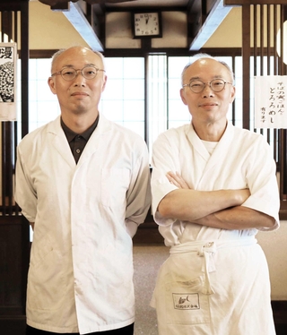 武田光弘さん（右）と一成さん
