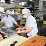 ７０年ほど前から手作りする「鮎のささやき」＝養父市八鹿町八鹿