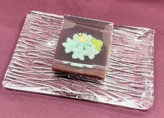 近畿大会の奨励賞を受けた和菓子「Ｂｌｏｏｍ（ブルーム）」（八鹿高校提供）