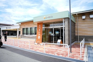 新たにできたレストラン「たべまんま」＝豊岡市八社宮