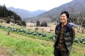 笛路地区で竹岡農園を営む竹岡正行さん＝丹波市山南町谷川