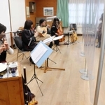 木製楽器の四重奏を披露する演奏家ら＝県立丹波年輪の里