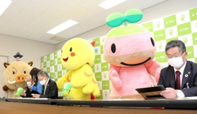 「ｅ－Ｔａｘ」での確定申告模擬体験の様子＝丹波県民局