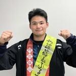 「丹波篠山ふるさと大使」のたすきを掛けた中森俊介投手（球団提供）