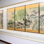 李行簡さんの作品が展示されている会場＝植野記念美術館