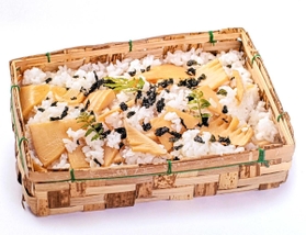 さっぱりした味わいの「たけのこ寿司」