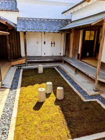 美術家杉本博司さんが設計した庭の一部＝小田垣商店