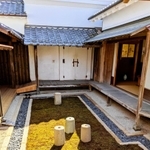 美術家杉本博司さんが設計した庭の一部＝小田垣商店