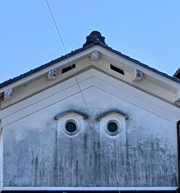 ひげ面黒々
