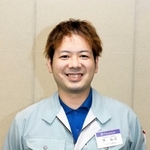 東京オリンピックの自転車競技に出場した増田成幸さんのタイヤを作った榊敏耶さん＝パナレーサー