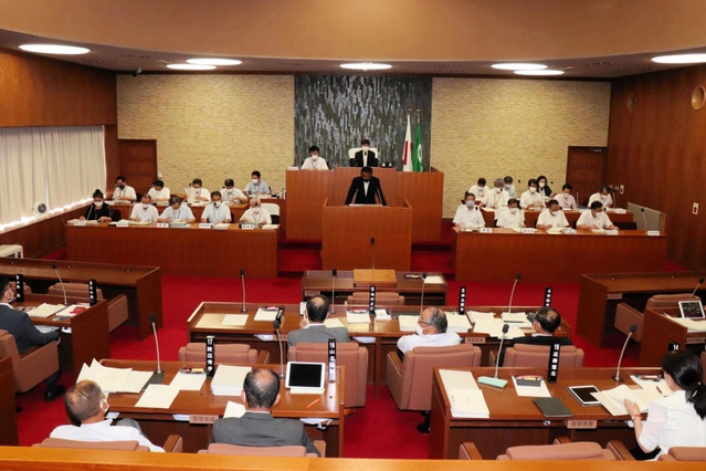 地方自治法第９８条に基づく検査について提案された丹波市議会９月定例会＝丹波市氷上町成松