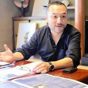 ふすま絵を手掛けた岸本吉弘さん（岸本吉弘さん提供）