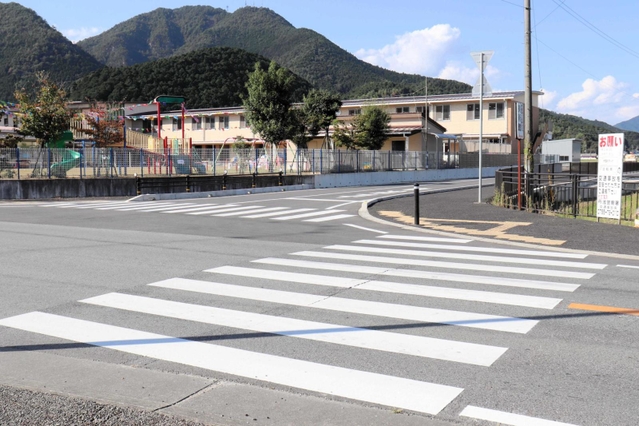 信号機の設置が決まった交差点＝丹波市氷上町常楽