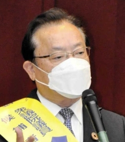 谷公一氏