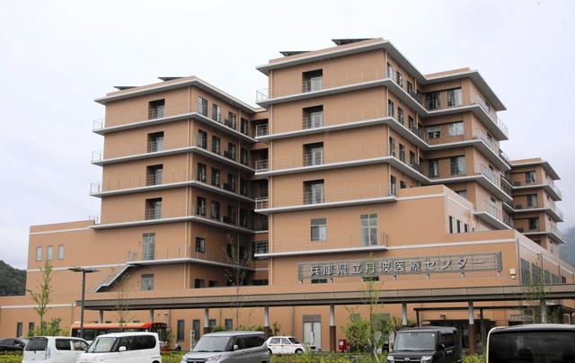 県立丹波医療センター＝丹波市氷上町石生