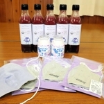 ２０種類以上のアイデアを元に作られた商品＝氷上高校