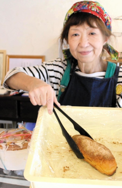 人気の黒豆キナコ揚げパン＝丹波篠山市福住