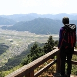 展望台から望む氷上町方面＝丹波市、五台山